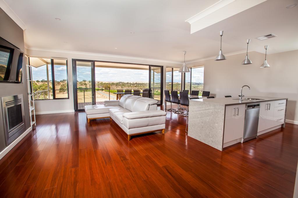 Neagles Retreat Villas Clare Ruang foto
